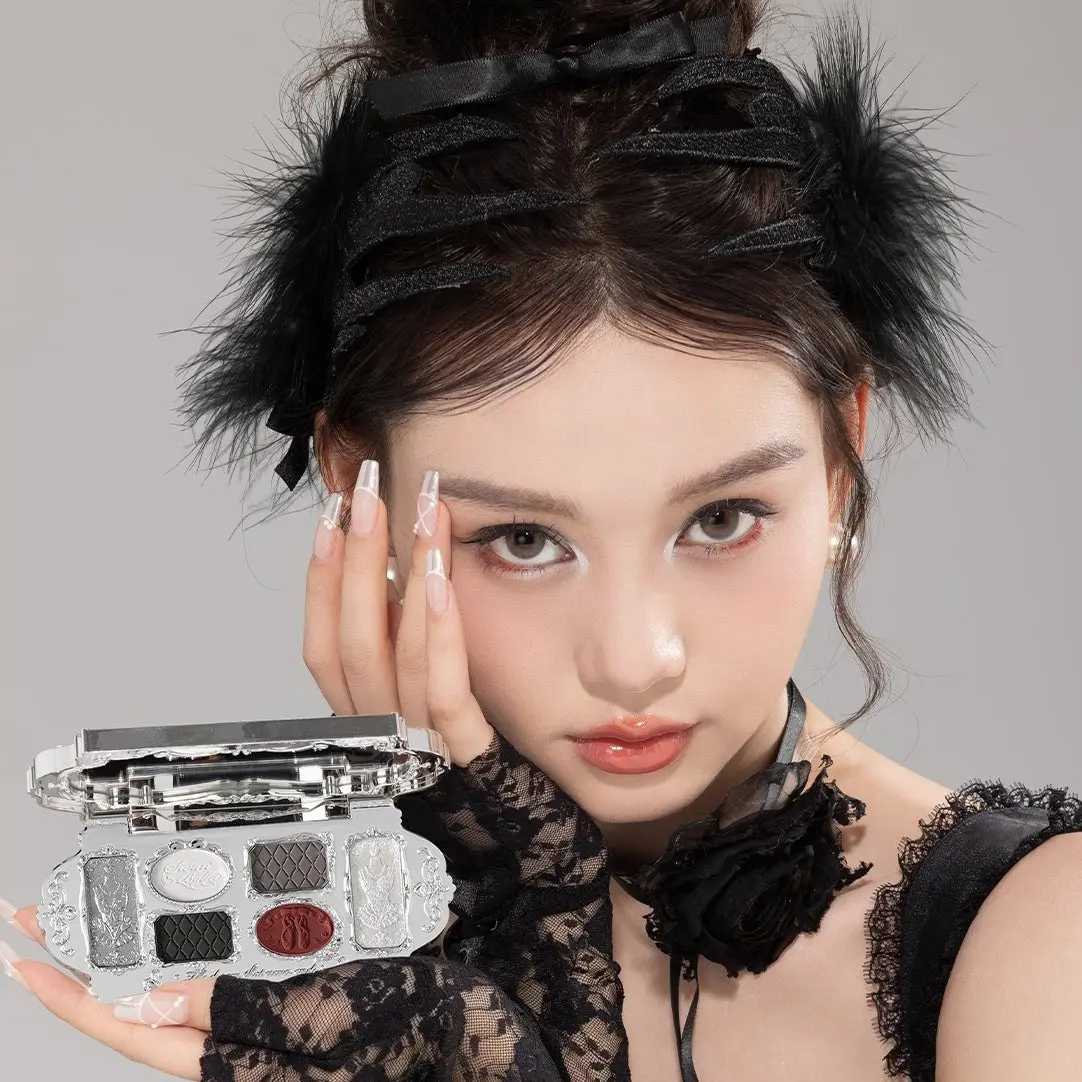 Flower Knows Swan Ballet Series Six Color Eyeshadow 02 Black Swan - Image 5