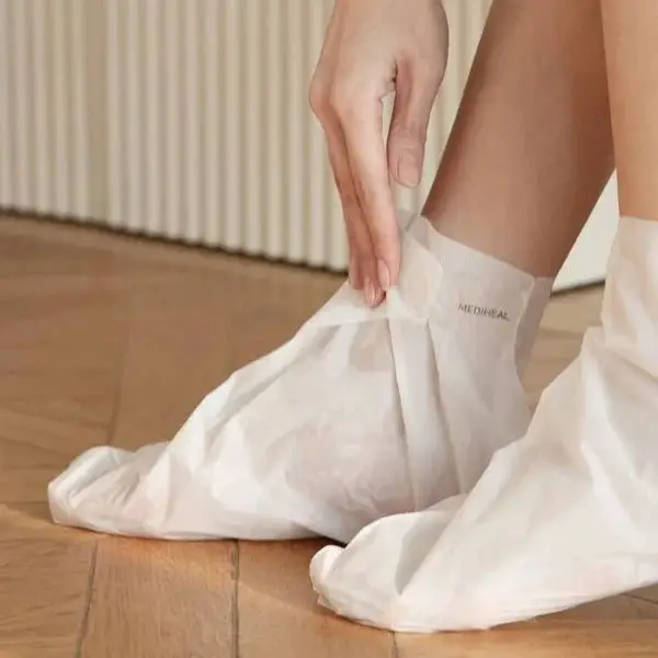 MEDIHEAL Derma Layer Foot Mask (5Packs) - Image 5
